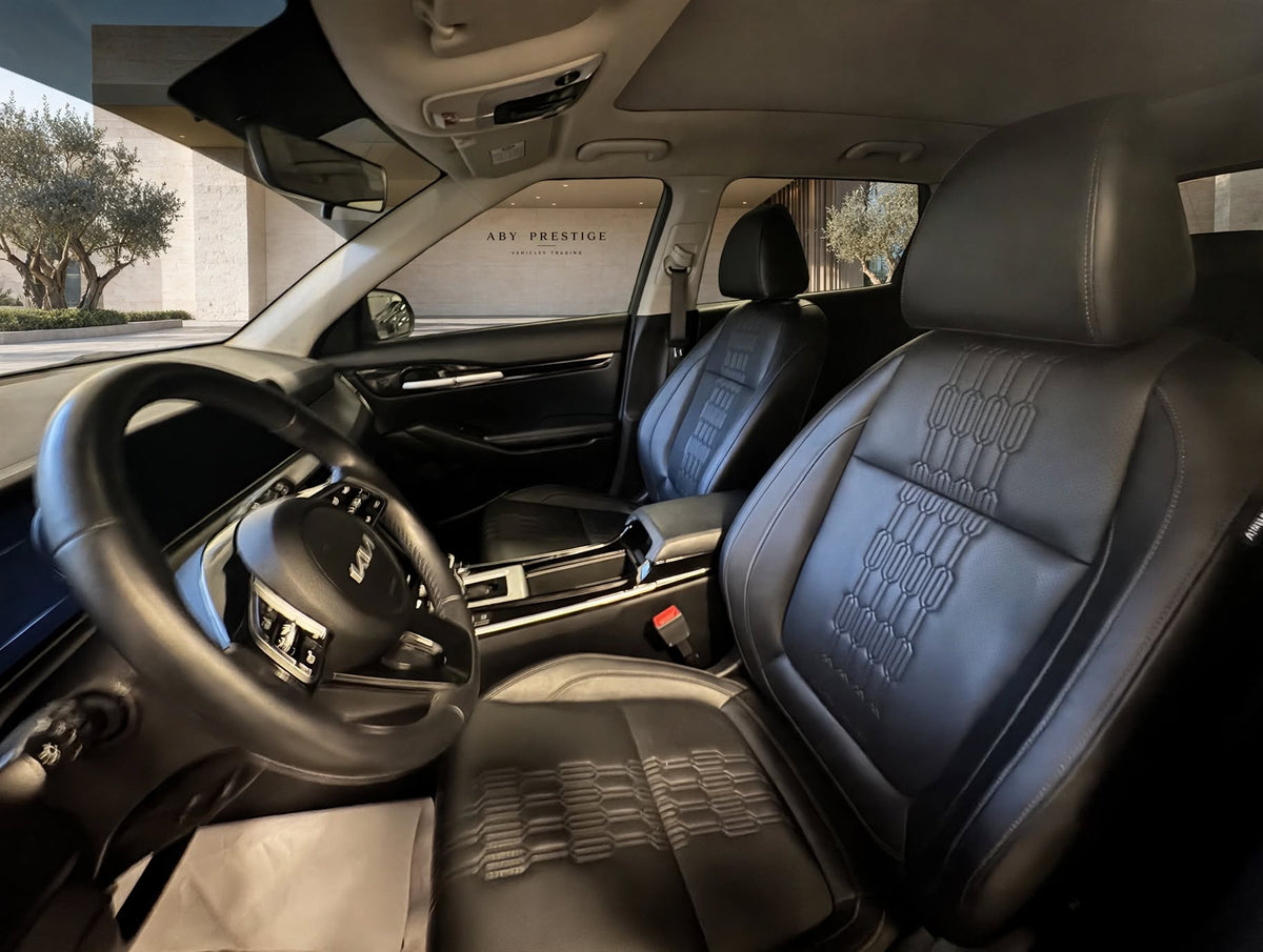 2025 Kia Seltos Gray photo 10