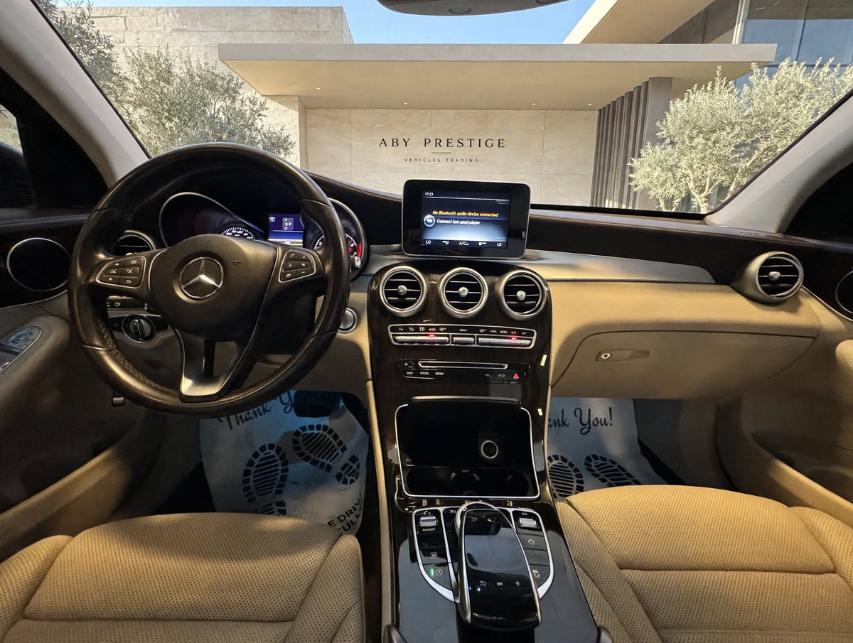 2019 Mercedes-Benz-Benz GLC Gray photo 3